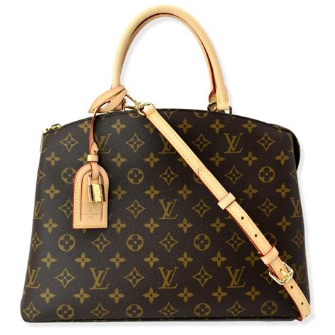 borsa tote grand palais louis vuitton|louis vuitton grand palais monogram.